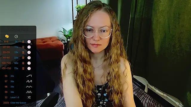 Snapshot of _Goldilocks_ chatting on September 21, 9:19 am  Goldilocks  online show from September 21, 9:19 am