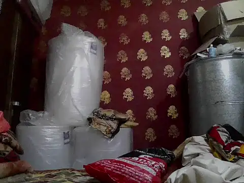 ursdreamperson online show from February 22, 1:12 pm