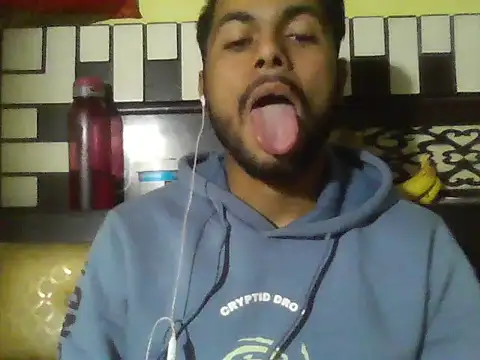 ursdreamperson online show from December 17, 4:16 am