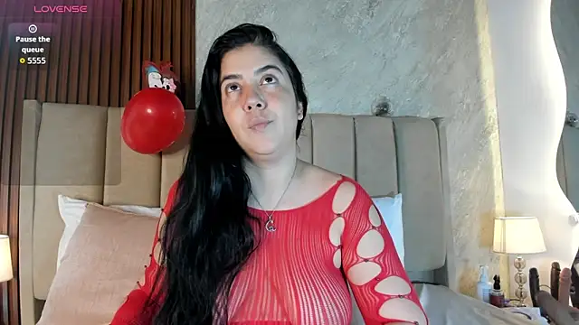  Cris Spicy  online show from February 4, 7:50 pm