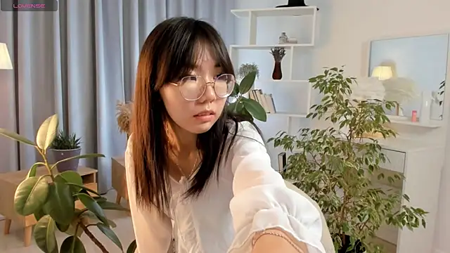 UdelaDodson online show from October 4, 3:16 pm