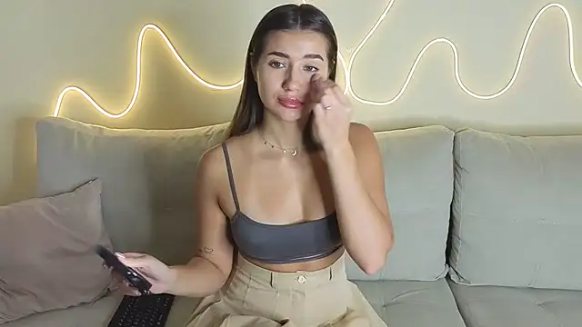 KathrynBrooks online show from April 8, 3:47 pm