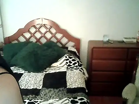 FallsForHerSmile online show from January 12, 3:28 pm