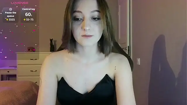 white liillyy online show from June 2, 10:00 pm