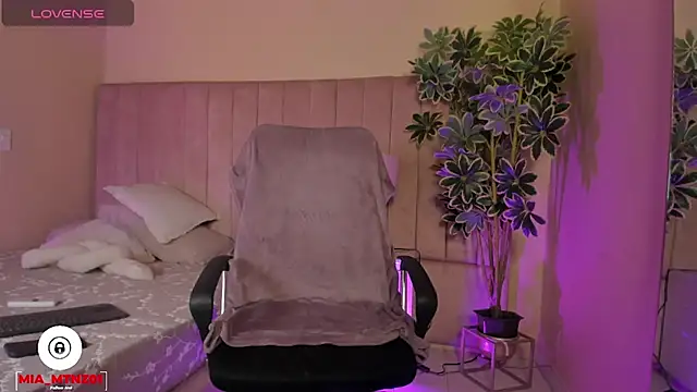 Mia mtnz02 online show from November 5, 12:16 am