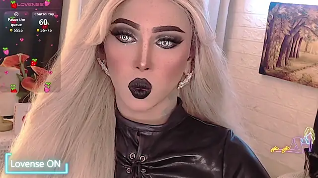 Snapshot of Your_valentina_goddess chatting on September 13, 2:41 am Your valentina goddess online show from September 13, 2:41 am