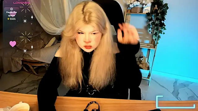 Snapshot of LilithNelson chatting on October 2, 9:53 pm LilithNelson online show from October 2, 9:53 pm