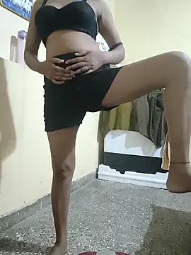 RAYI Queen 2 online show from March 11, 7:27 pm