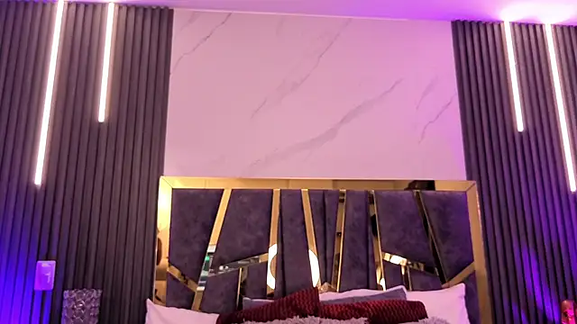 ScarletTorres online show from April 13, 6:30 pm