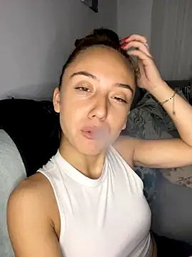 CristinaSww online show from October 18, 8:21 pm