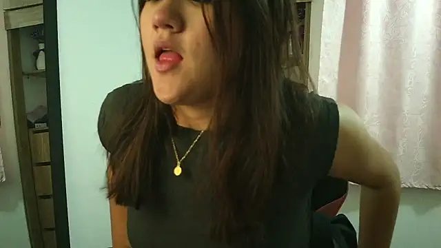 Oliviawatson1 online show from January 10, 12:32 pm