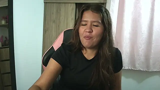 Snapshot of Oliviawatson1 chatting on September 14, 1:42 pm Oliviawatson1 online show from September 14, 1:42 pm