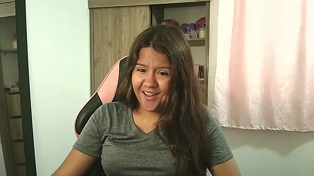 Snapshot of Oliviawatson1 chatting on October 13, 1:47 pm Oliviawatson1 online show from October 13, 1:47 pm