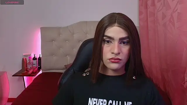 lailahdark online show from October 21, 5:00 am