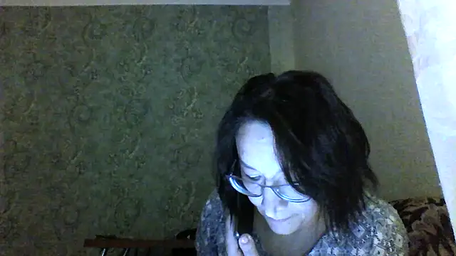 Moon Janis online show from November 4, 7:30 pm