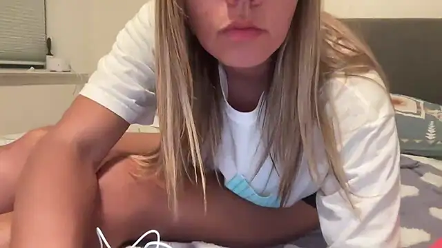 prettyykitty22 online show from July 31, 2:34 am