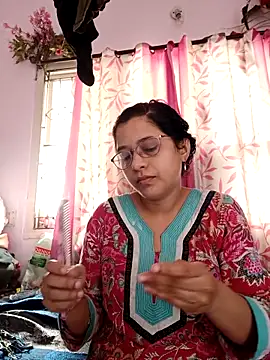Snapshot of thanusi_2 chatting on September 19, 9:08 am thanusi 2 online show from September 19, 9:08 am