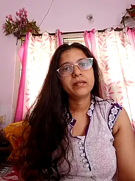 Snapshot of thanusi_2 chatting on October 2, 7:46 am thanusi 2 online show from October 2, 7:46 am