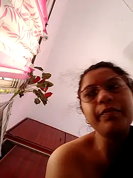 Snapshot of thanusi_2 chatting on October 18, 7:22 am thanusi 2 online show from October 18, 7:22 am