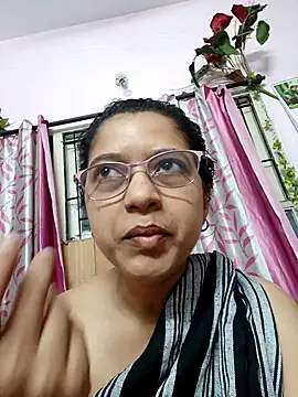 Snapshot of thanusi_2 chatting on October 12, 4:42 pm thanusi 2 online show from October 12, 4:42 pm