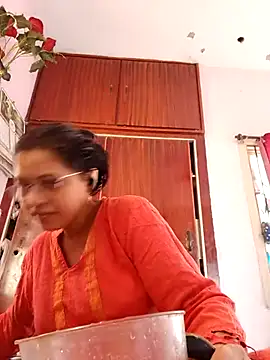 Snapshot of thanusi_2 chatting on September 18, 8:46 am thanusi 2 online show from September 18, 8:46 am