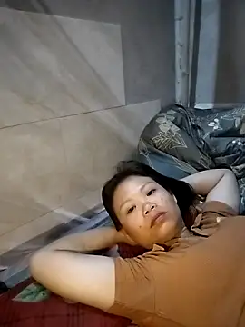 LinhNa999 online show from April 1, 1:12 pm