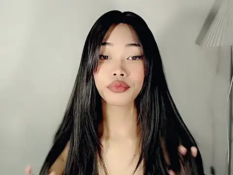 holyakiesha online show from December 18, 12:48 am