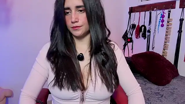 elowen halley1 online show from April 15, 7:14 pm