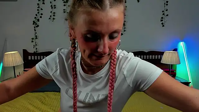 Ariana Spring online show from September 12, 2:23 am