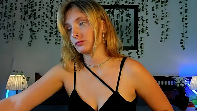 Ariana Spring online show from September 28, 3:39 pm