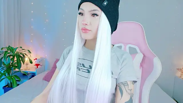 cuteezoe online show from March 14, 3:40 am