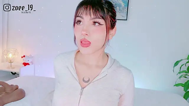 cuteezoe online show from April 17, 4:14 am