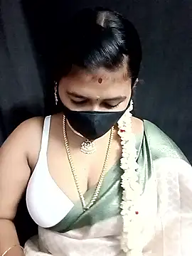 Snapshot of Tamil_Lotus chatting on September 23, 5:22 pm Tamil Lotus online show from September 23, 5:22 pm
