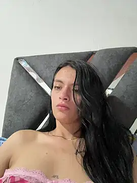 LiaCollings online show from April 3, 5:55 pm