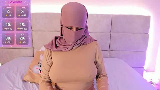  Nadiaa online show from December 3, 7:27 pm