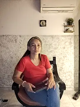 Snapshot of marly_charm_ chatting on October 11, 1:54 am marly charm online show from October 11, 1:54 am