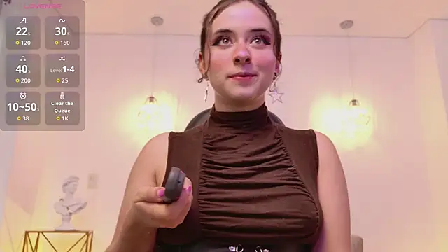 Snapshot of Mia_wee chatting on September 19, 6:51 pm Mia wee online show from September 19, 6:51 pm