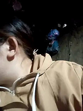 PhamPhung online show from February 18, 4:28 pm