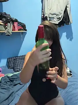 clara2111 online show from November 6, 6:25 pm