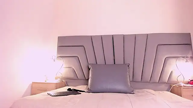 Maia 520 online show from April 13, 5:03 pm