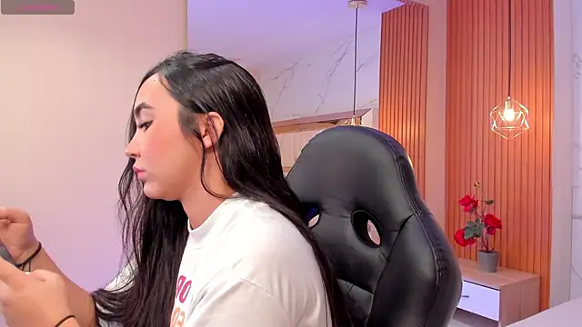 julieta rosee online show from February 20, 10:10 pm