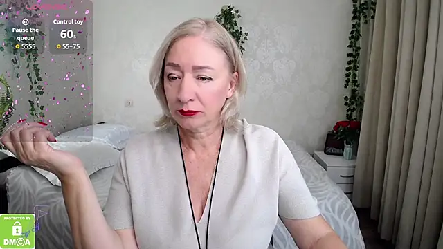 Snapshot of hunters_woman chatting on October 19, 12:07 pm hunters woman online show from October 19, 12:07 pm