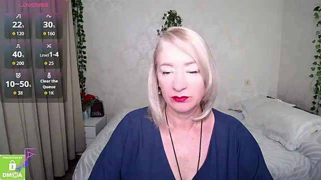 Snapshot of hunters_woman chatting on September 10, 4:51 pm hunters woman online show from September 10, 4:51 pm