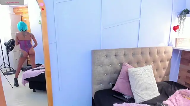 milavega  online show from April 18, 7:58 pm