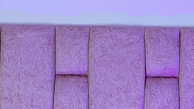 LolaYun online show from October 1, 3:50 pm