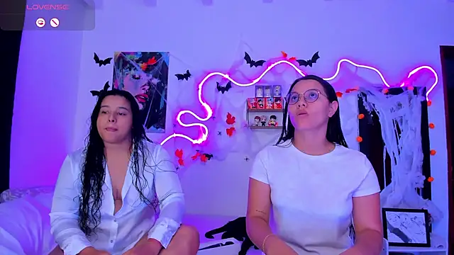 Dilan and Mia online show from October 17, 10:57 pm