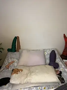 charlloteevans X online show from March 31, 10:43 pm