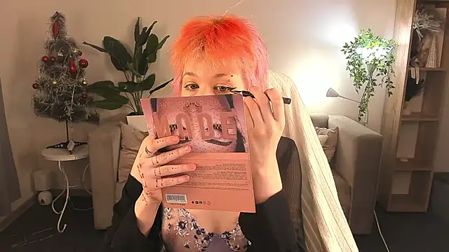 CarolineRichter online show from December 3, 12:02 am