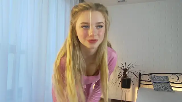 Snapshot of KelsiWest chatting on October 2, 2:22 pm KelsiWest online show from October 2, 2:22 pm