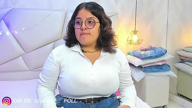 lulukawai16 online show from January 9, 7:07 pm